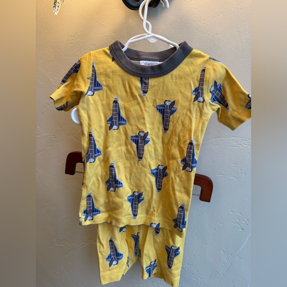 Hanna Andersson shorts pajamas rocket ships yellow and blue organic cotton 4T